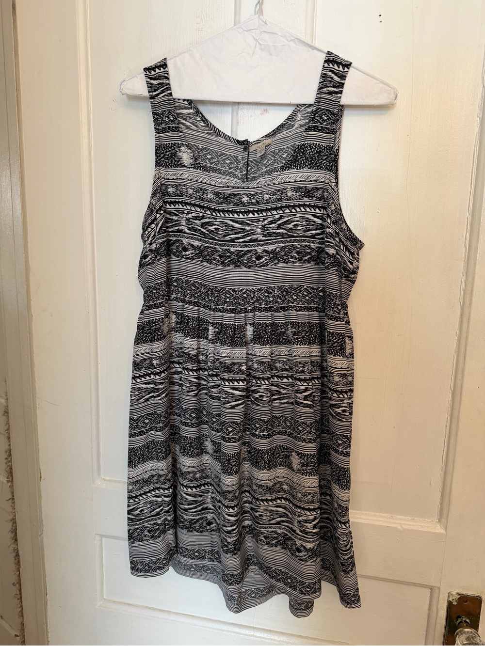 Ecote Black & White Sleeveless Patterned Dress